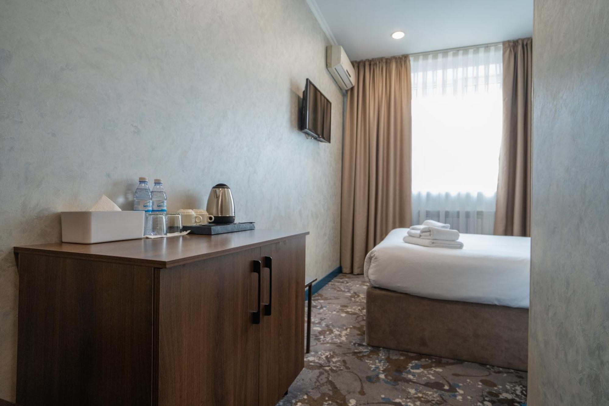 Mildom Express Hotel Almaty Exterior foto